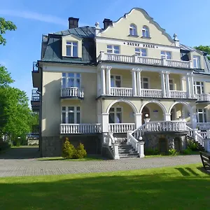 Jasny Palac Bed & Breakfast